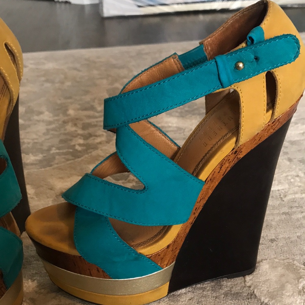 Colorblock suede wedge - Picture 3 of 3